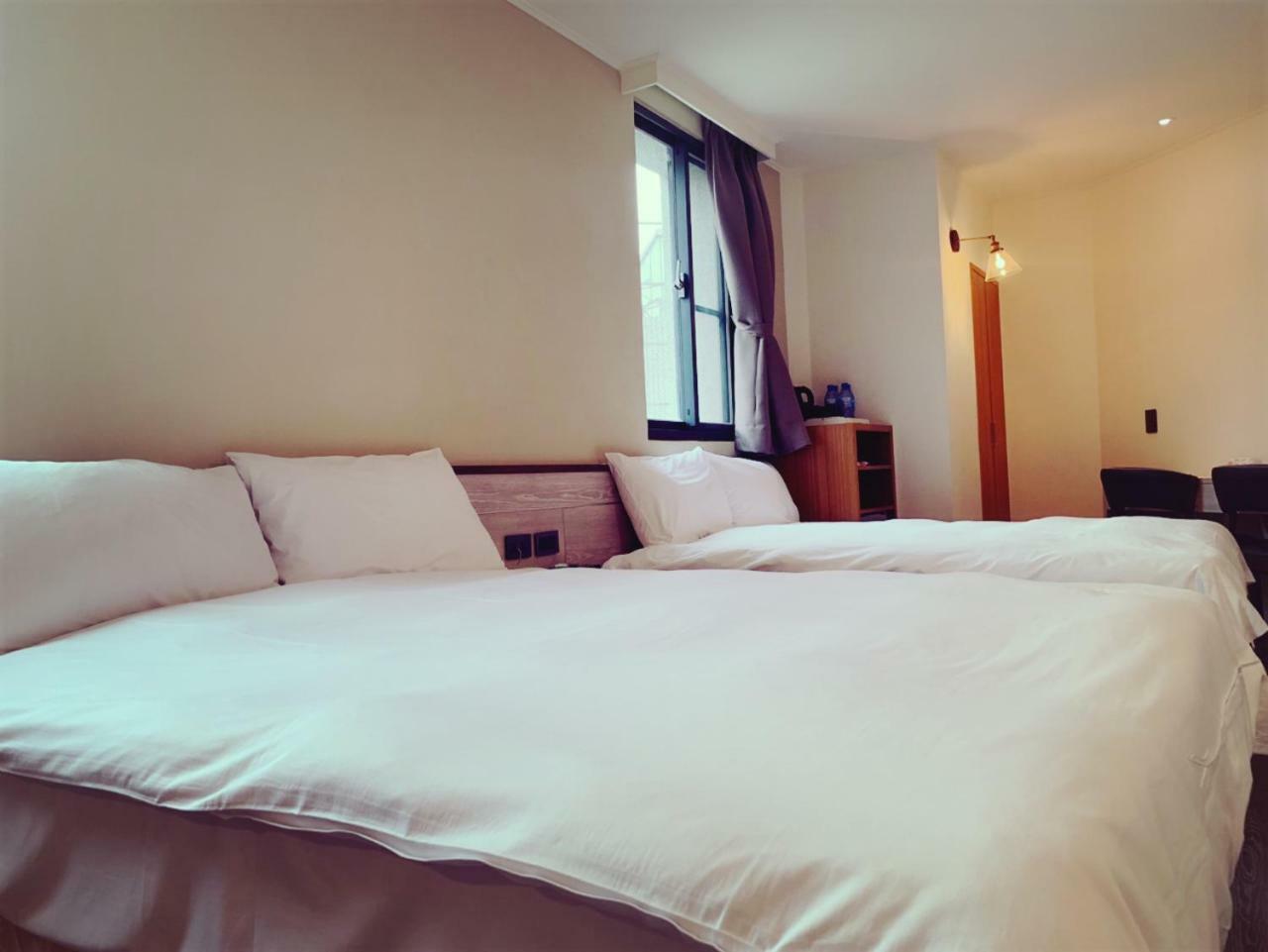 Raise Hotel Taichung Esterno foto